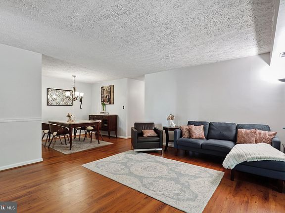 4th image of 7626 Willow Point Dr #7626
