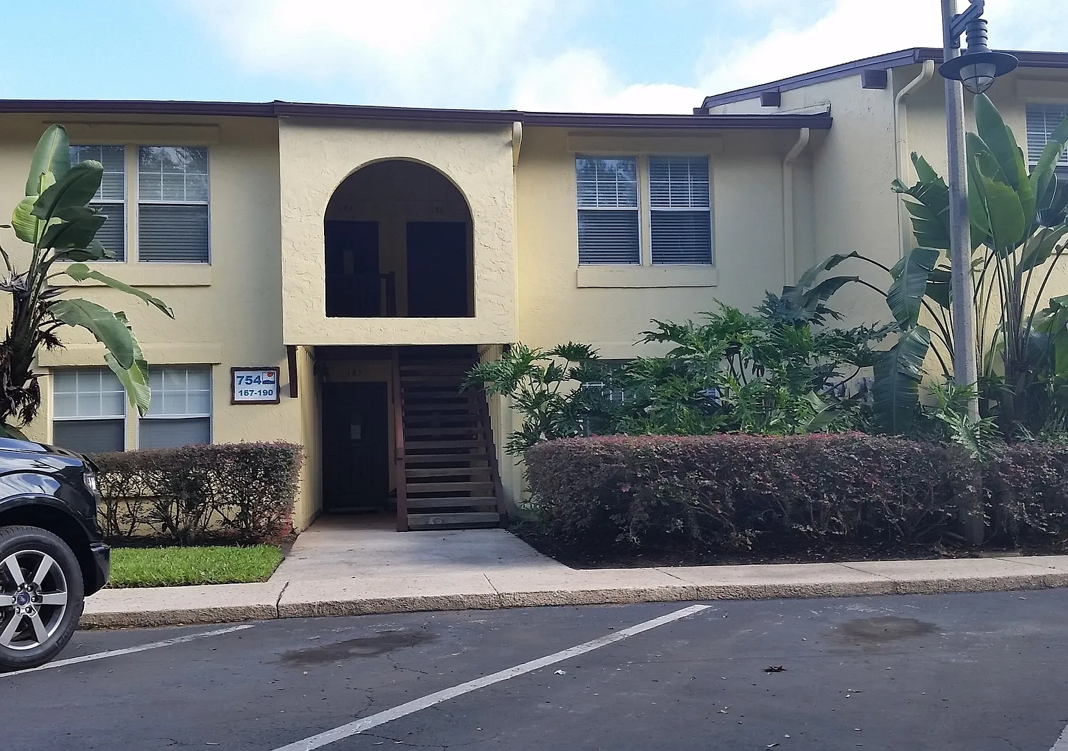 1 Bdrm 1 Bath Condo In la Costa Brava - Downtown/Sodo (Lake Pineloch) — Photo 1