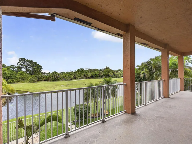1724 Annandale Cir — Photo 53