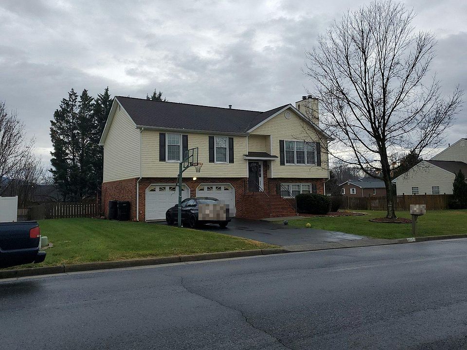 2nd image of 892 Barrens Village Ln