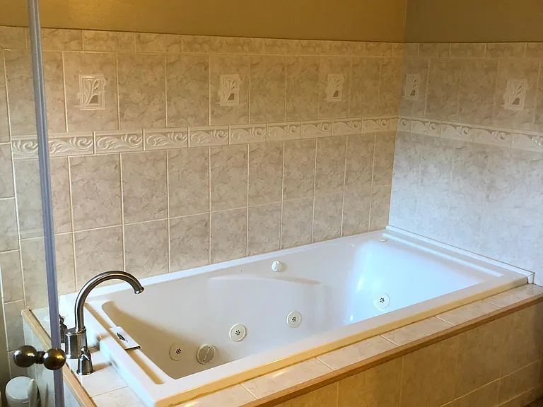 Jacuzzi tub - primary bathroom