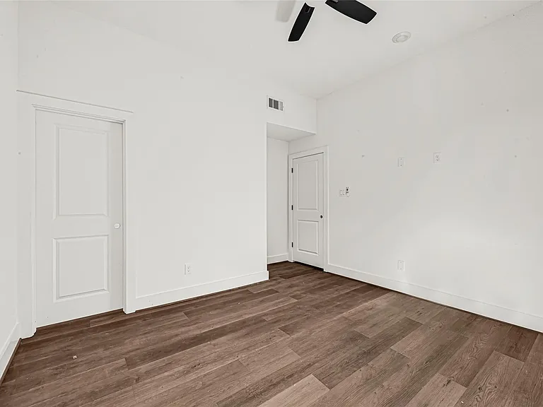 418 Clinton Park St #1 — Photo 9
