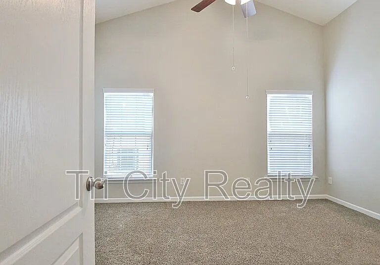 341 Hunterian Pl — Photo 30