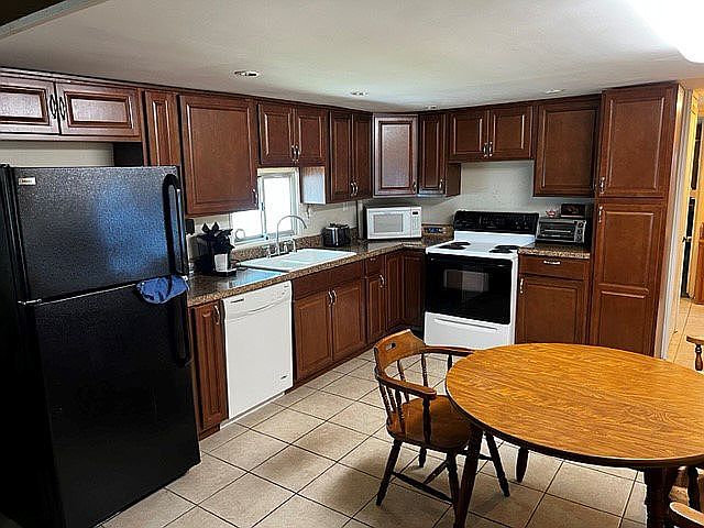 1st image of 82118 B St Unit 118