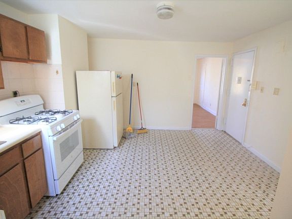 5th image of 14-36 27th Ave #2R