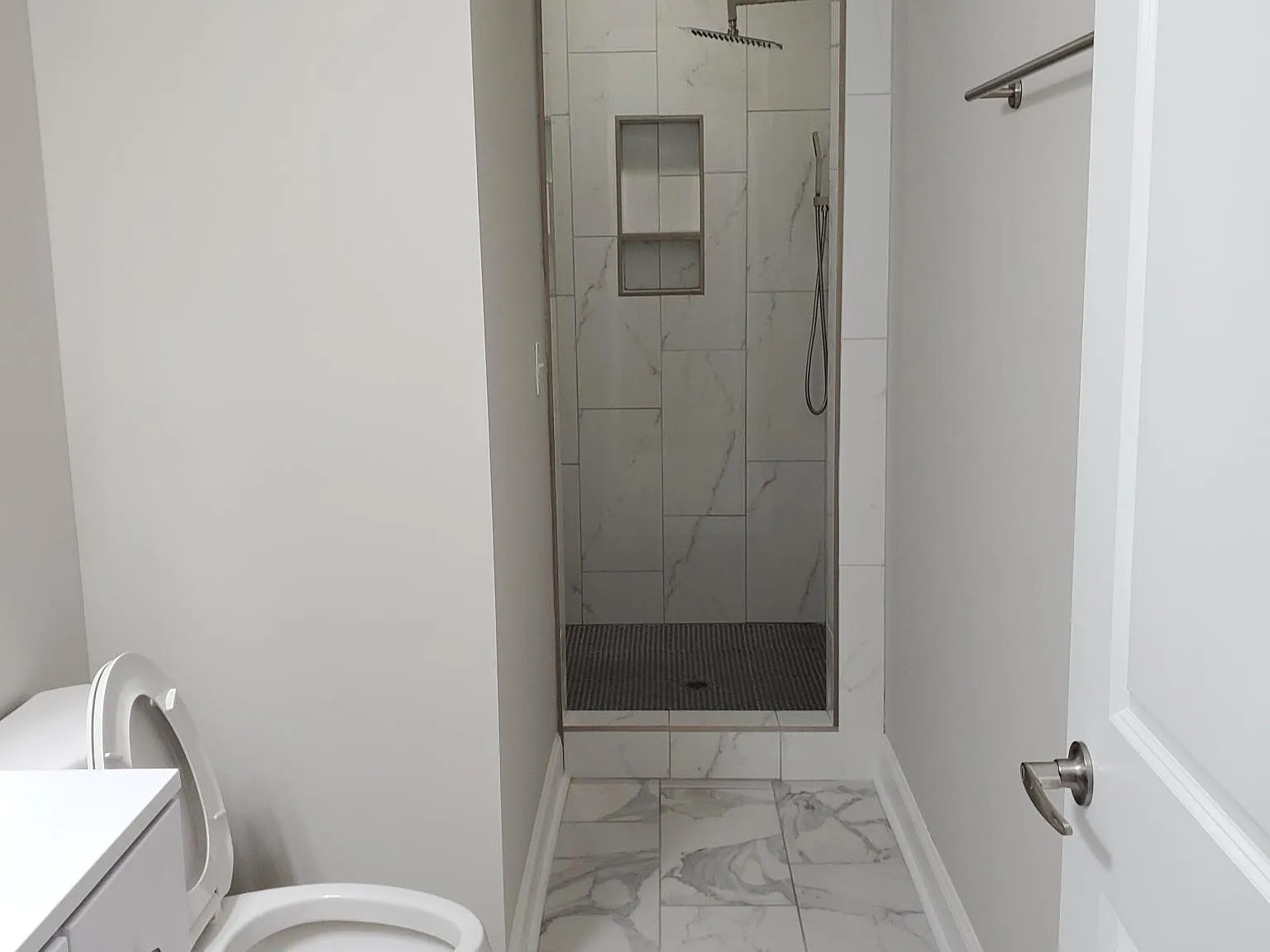 916 Hill St SE — Photo 3