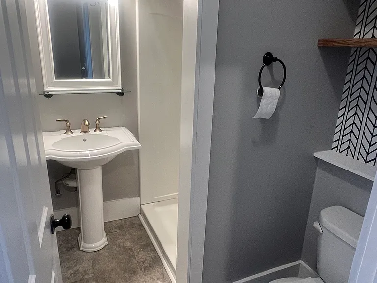 492 Haydens Ln — Photo 8