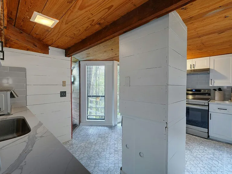 1902 David St #B — Photo 13