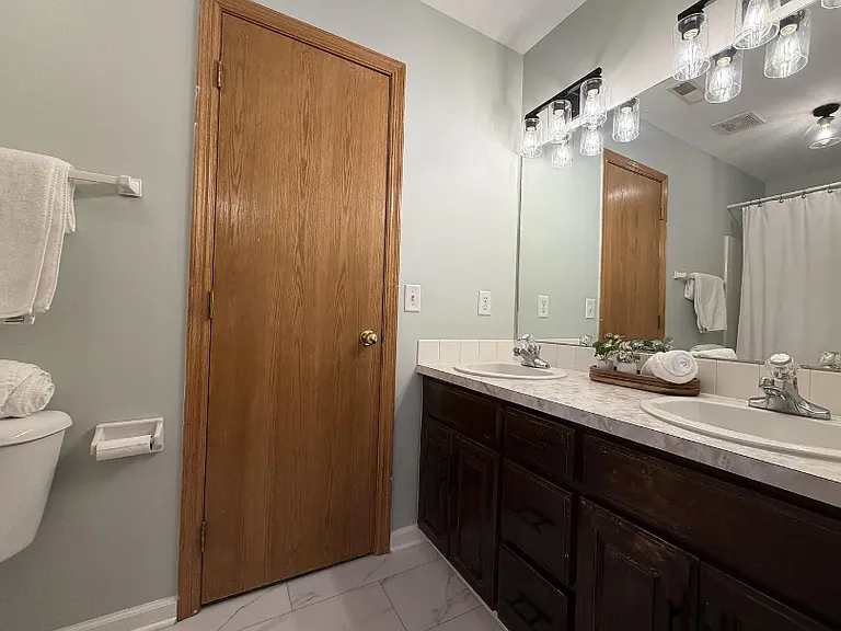 18328 Polk St — Photo 8