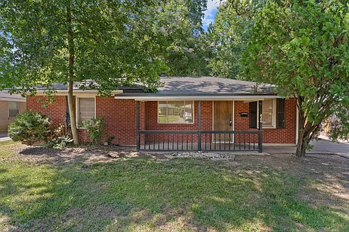 826 Martha Ln Photo 1