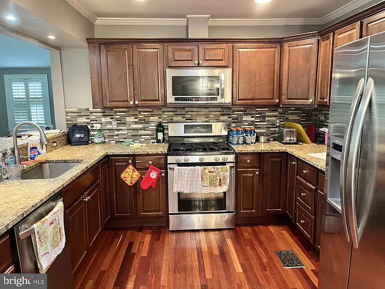 7908 Jansen Ct — Photo 5
