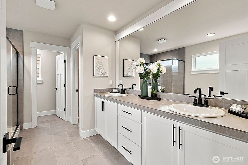 4th image of 14221 SE 284th Place
