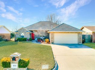 1001 S Howard Ave, Moore, OK 73160
