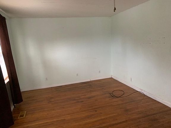 2nd image of 88 Mackinaw Dr