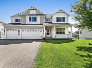 7636 Oak Ridge Trl, Shakopee, MN 55379