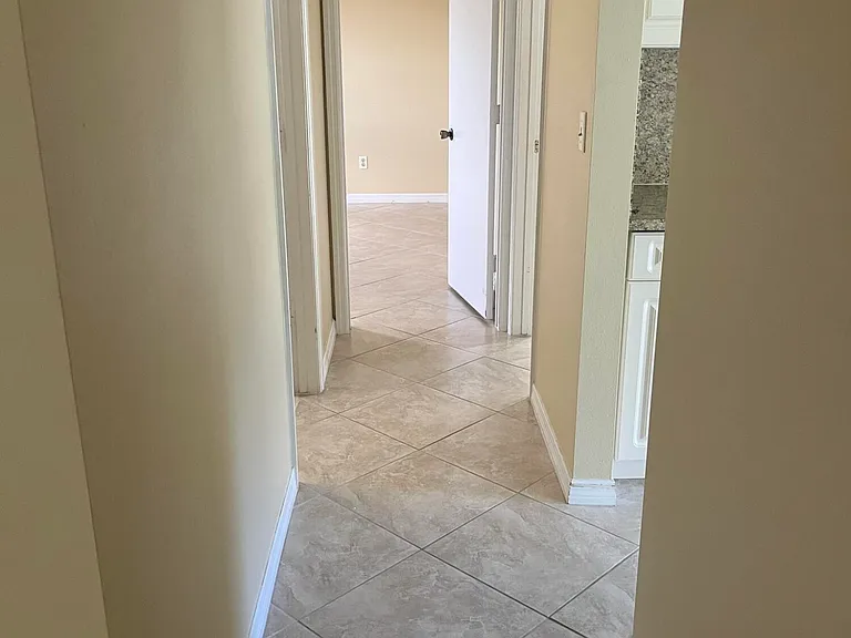 1401 SE Belcrest St — Photo 11