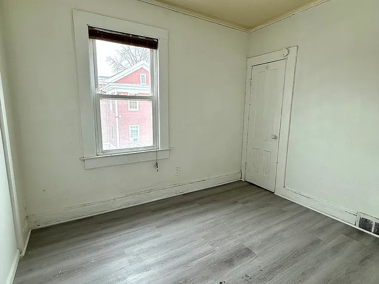 21 Edgar St #2 — Photo 8