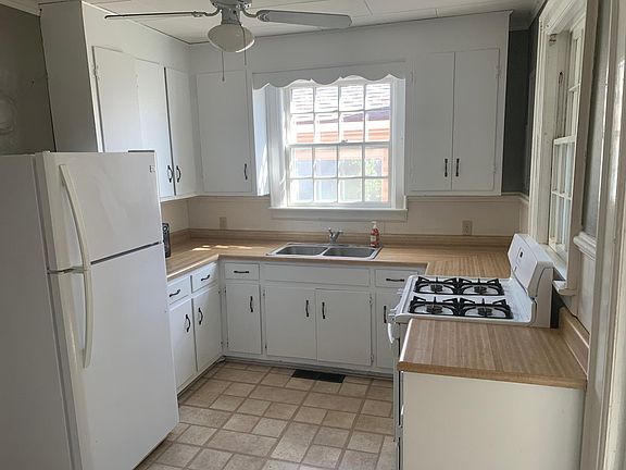 3rd image of 5221 Ogden St