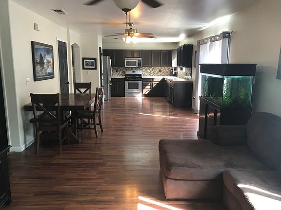5th image of 3947 E Oak Ave