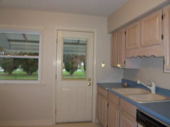 3rd image of 13286 Dean Ave
