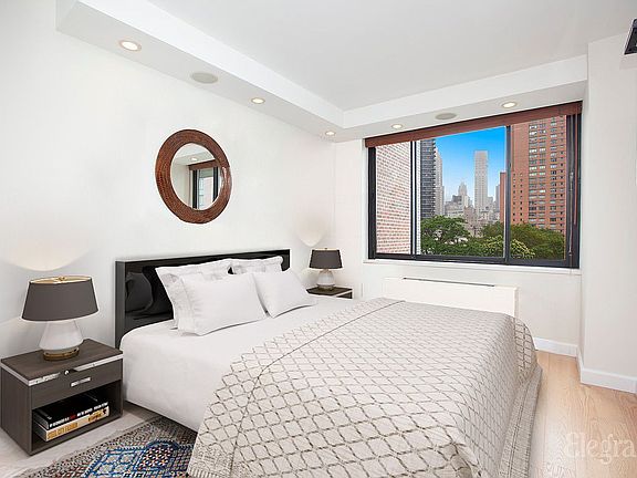 3rd image of 300 E 62nd St APT 701