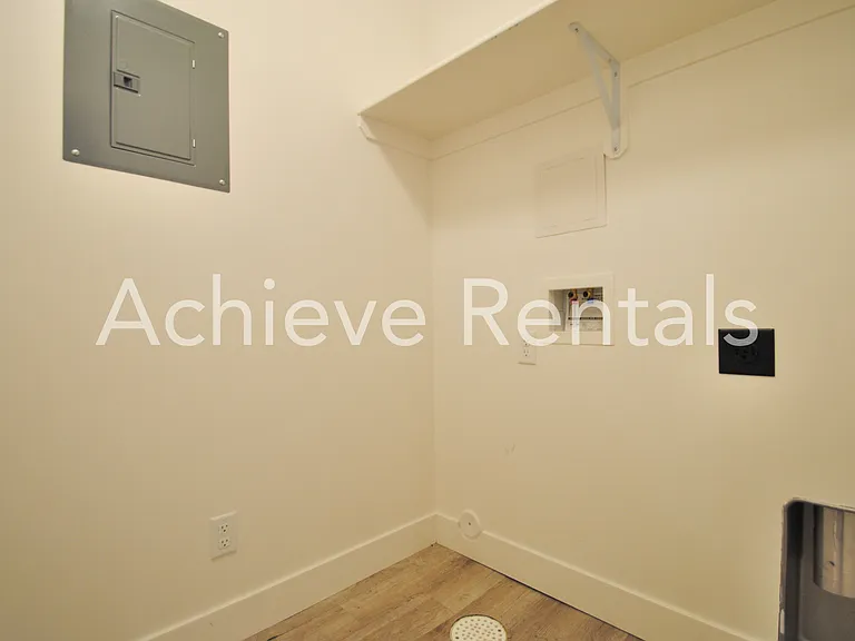 482 N 2650 W #9 — Photo 6