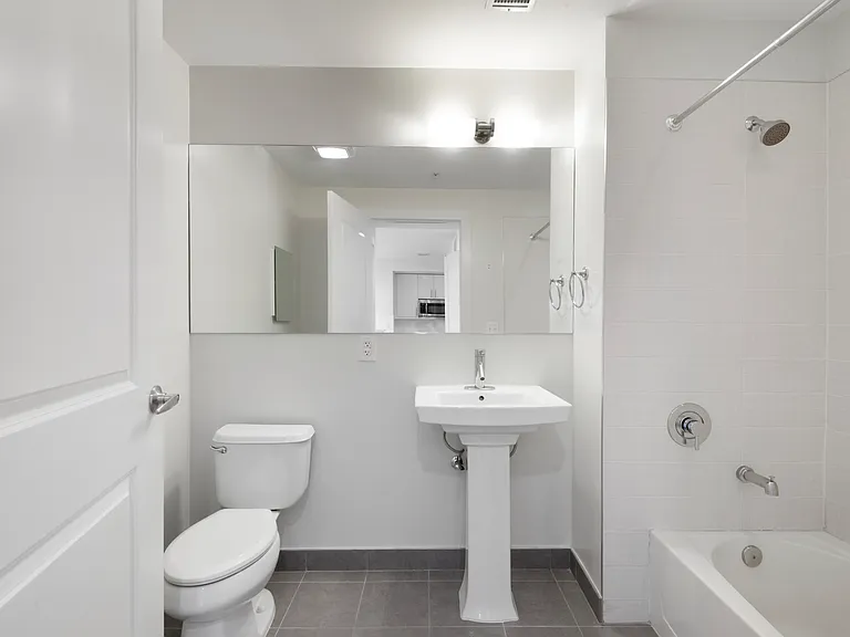 1325 Adams St #402 — Photo 13