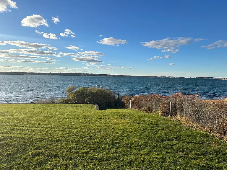 81 E Lake Dr — Photo 4