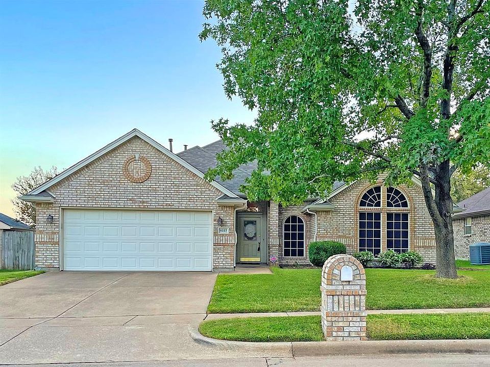 1027 Hillwood Dr, Saginaw, TX 76179 Zillow