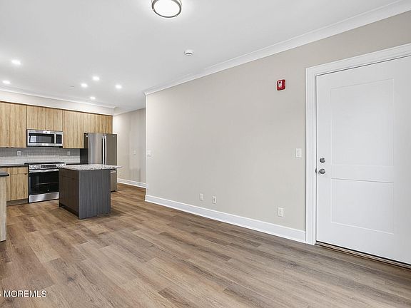 5th image of 112 Brighton Ave #2A