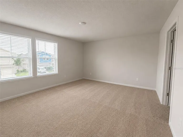 1352 Derry Ave — Photo 18