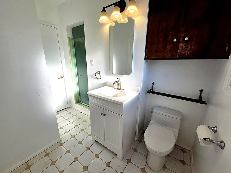 2542 Clarke Ave — Photo 6