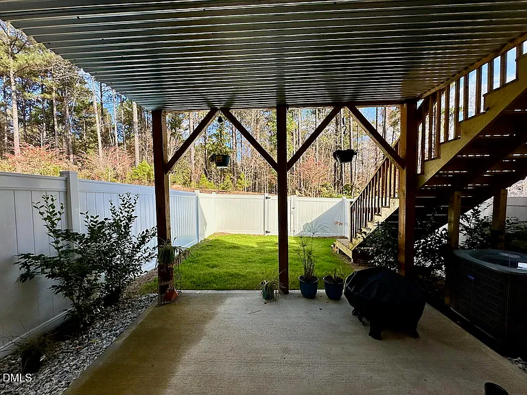 921 Romeria Dr — Photo 30