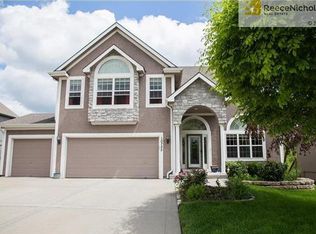 10755 N Laurel Ave, Kansas City, MO 64157