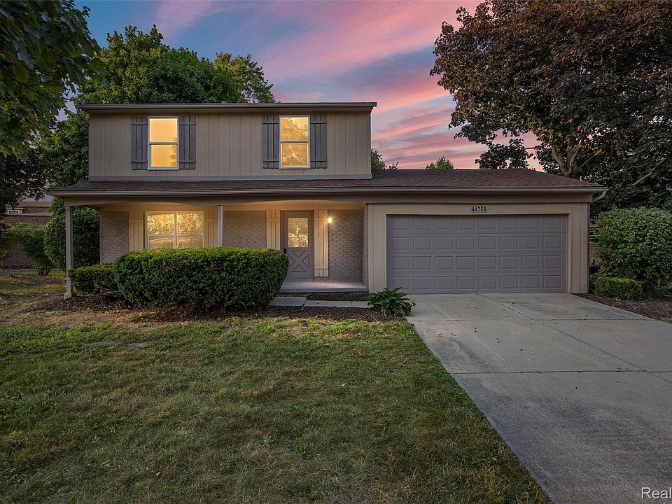 1st image of 44756 Twyckingham Ln