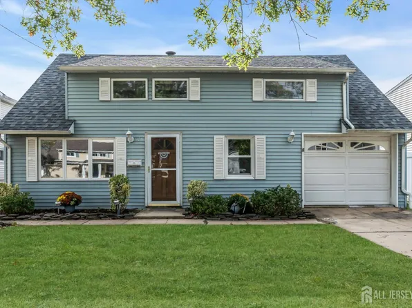 105 Grand Ave, Iselin, NJ 08830