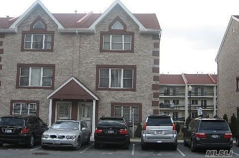 3BR/2.5 Duplex over 2BR/1BTH w/ full finished basement