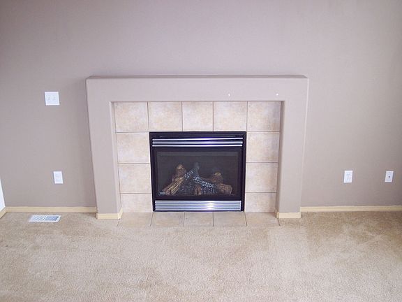Living Room/Fireplace