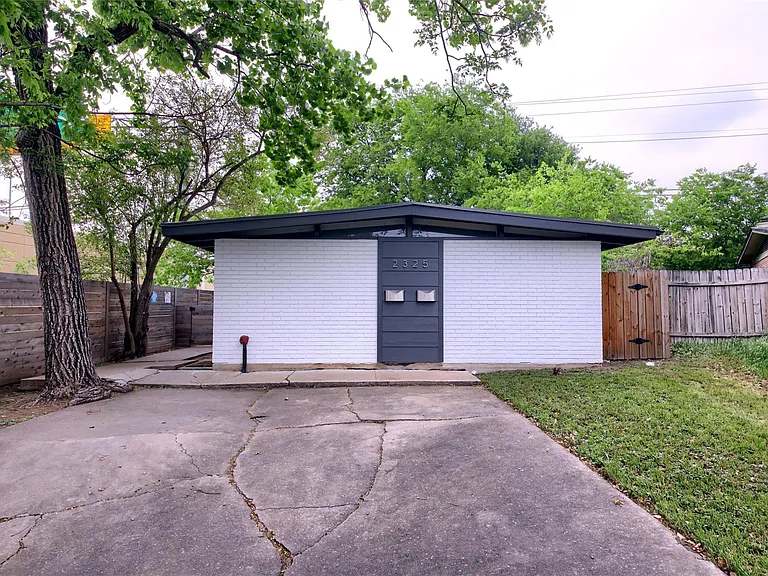 2325 Newfield Ln #A — Photo 1