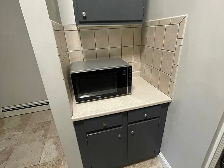 Coffee &/or Microwave Nook
SS Microwave
