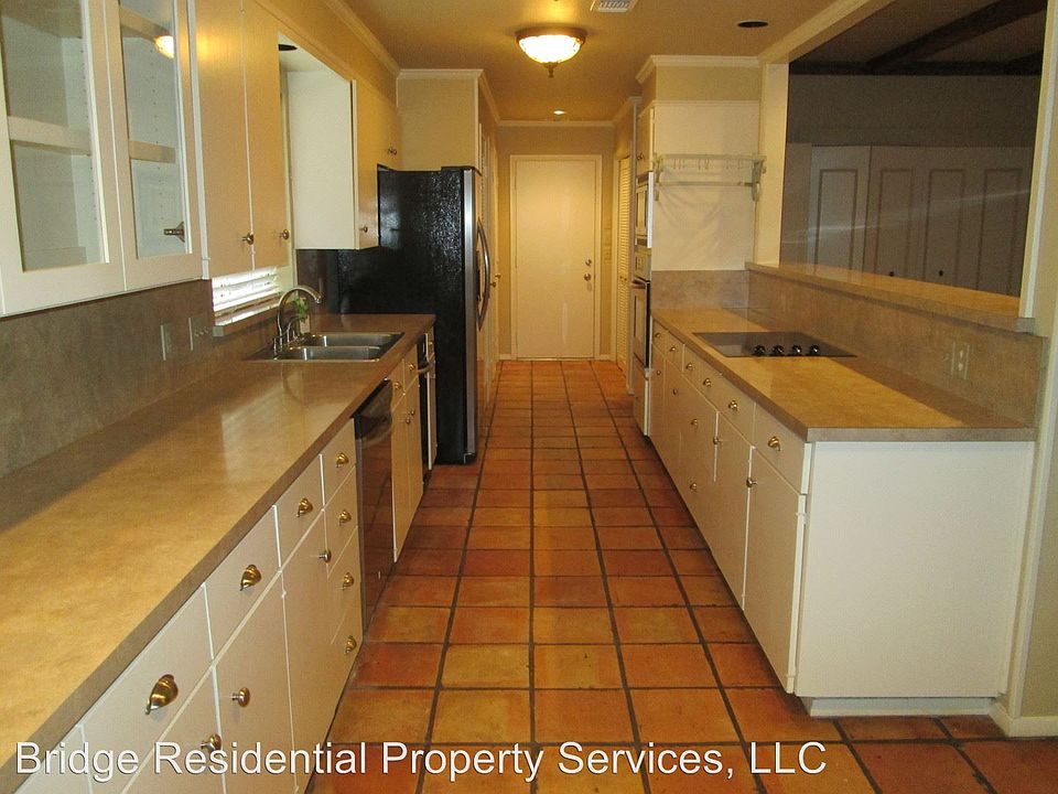 1st image of 5521 Collinwood Ave