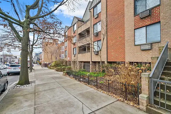 Sold by Century 21 Amiable Realty Group II Inc | media 26