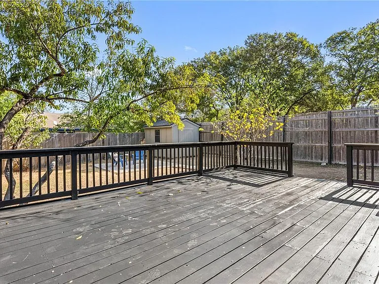 3808 Leafield Dr — Photo 31