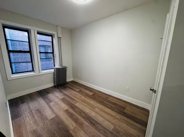 151 Bergen Avenue image 7 of 12