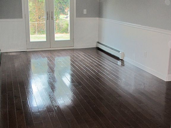 4th image of 19 Ferrick Ave