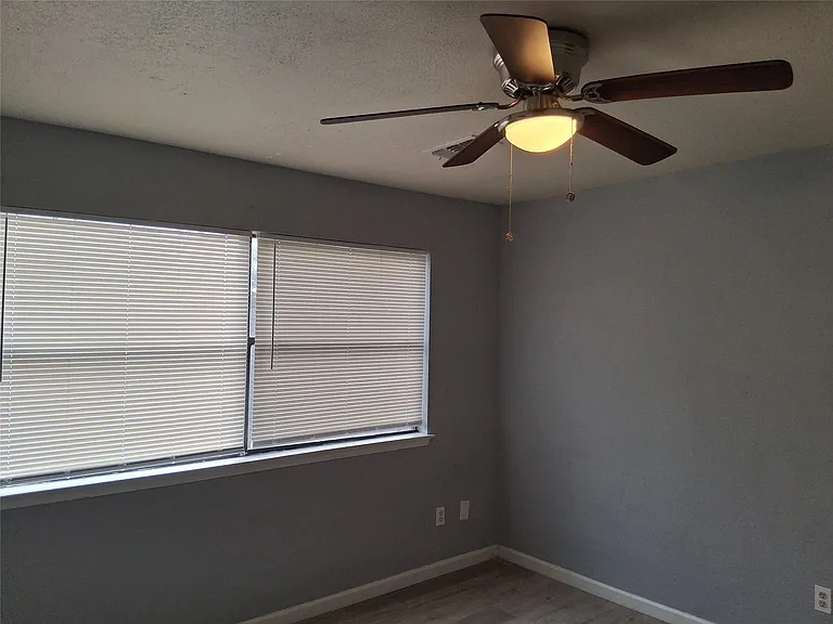 2807 W Slaughter Ln #B — Photo 5