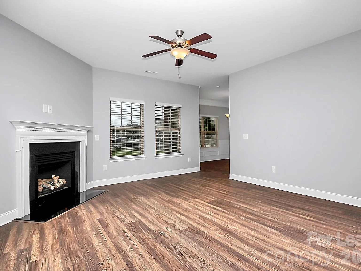 5 bed, 3.0 bath, 2300 sqft, $2,899 — Photo 3
