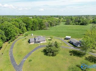 242 Rainbow Ave S, Rainsville, AL 35986