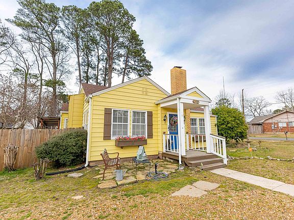 3rd image of 302 W Main St