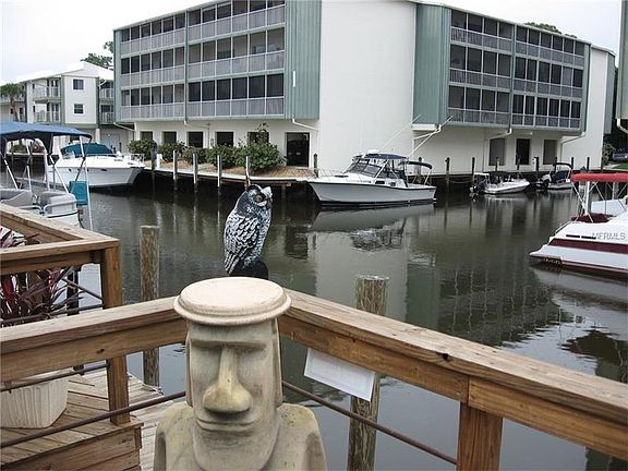 3rd image of 6923 Tarpon Ln